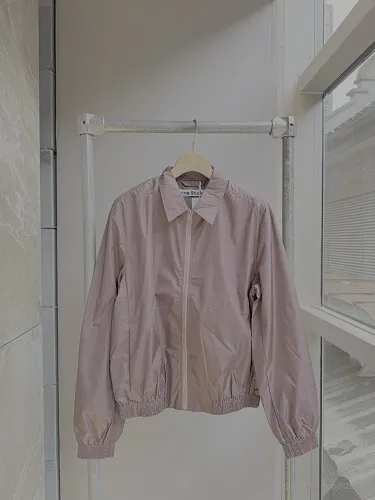 AC42 wine red