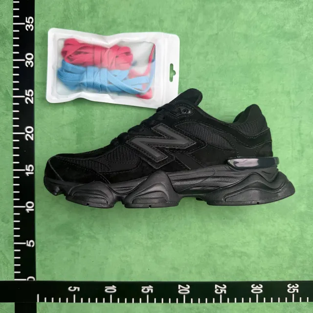 New Balance 2002R Triple Black