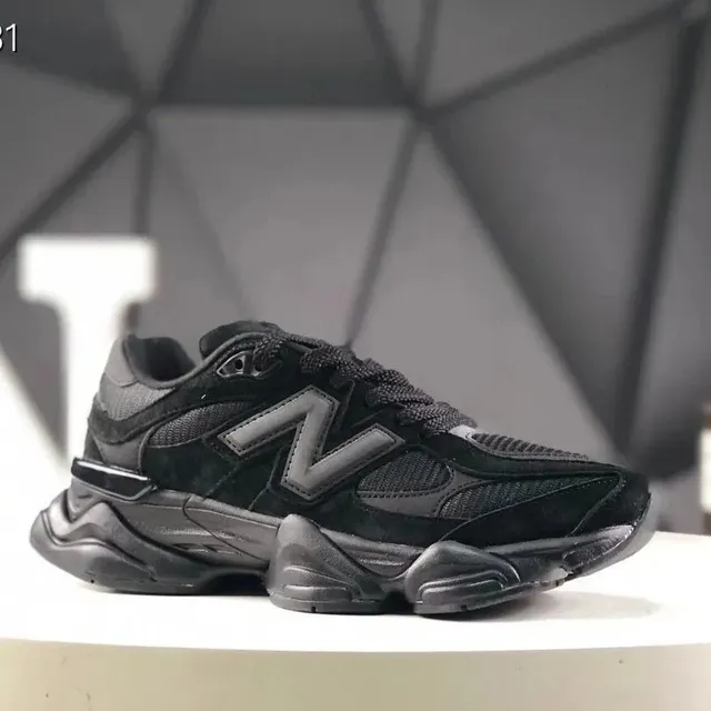 New Balance 2002R Triple Black
