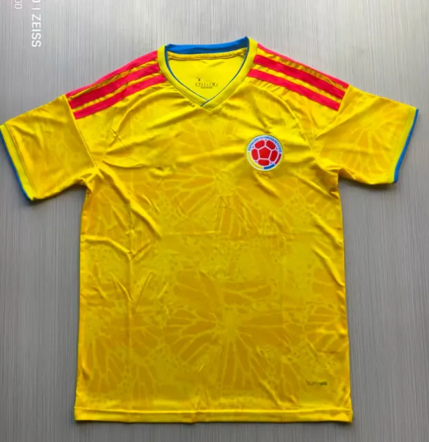 26 Colombian hosts
