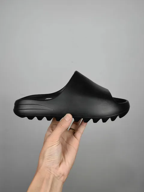 Yeezy Slide Onyx
