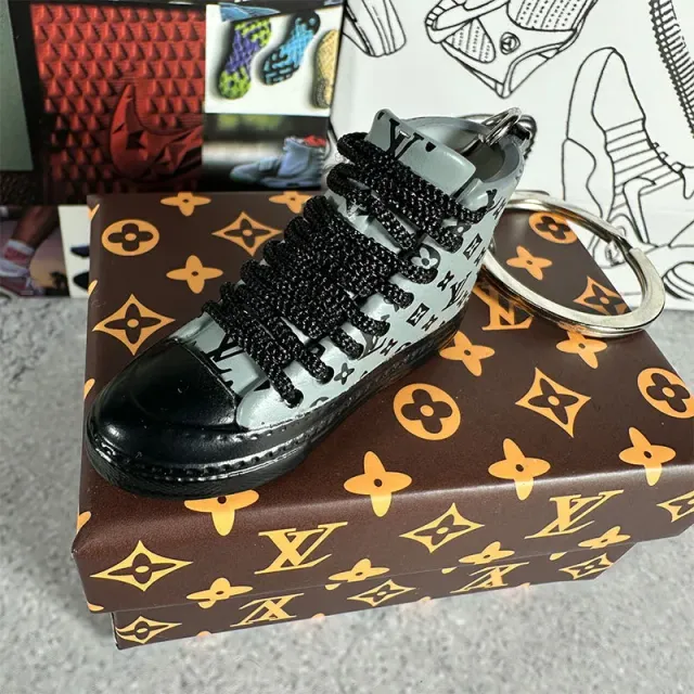 5.v black and gray one + box