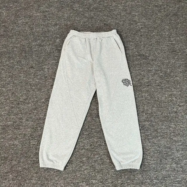 P065灰