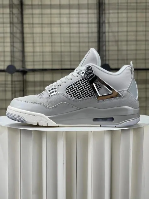 Air Jordan 4 Metallic Silver