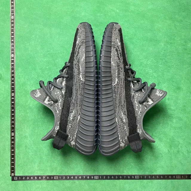 Yeezy Boost 350 V2 Zebra