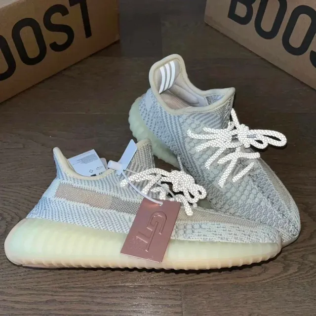 Yeezy Boost 350 V2 Zebra