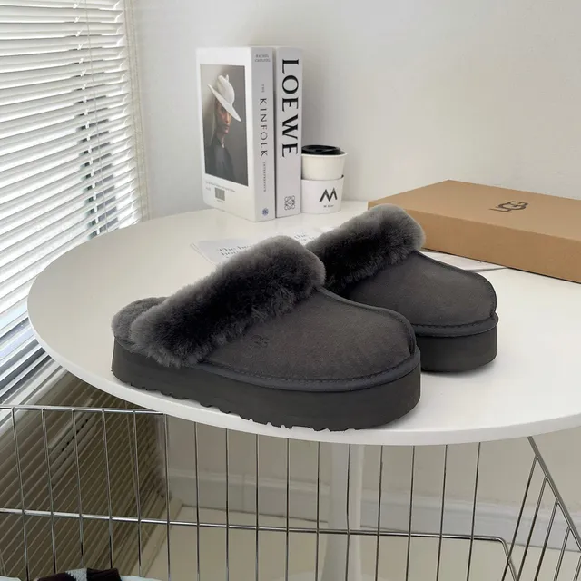 UGG sandals slippers