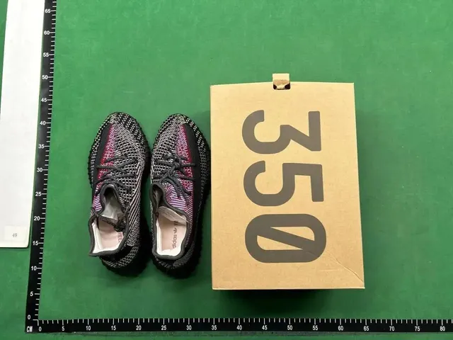 Yeezy 350 V2 Zebra