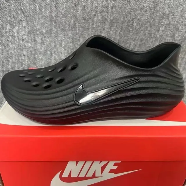 Nike Calm Black