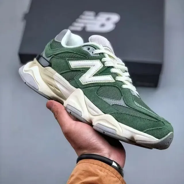 New Balance 2002R Forest Green
