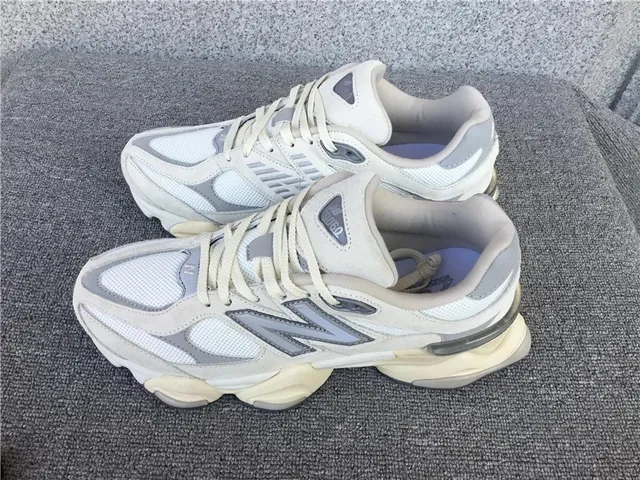 New Balance 2002R White Grey