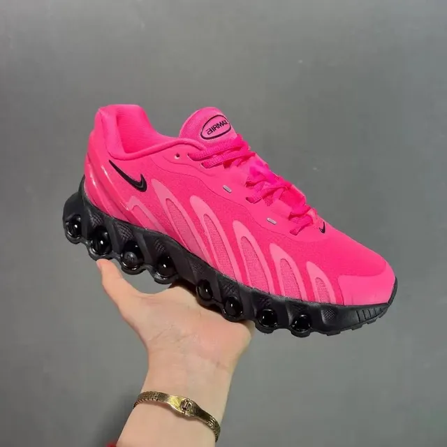 Nike sneakers Hot Punch