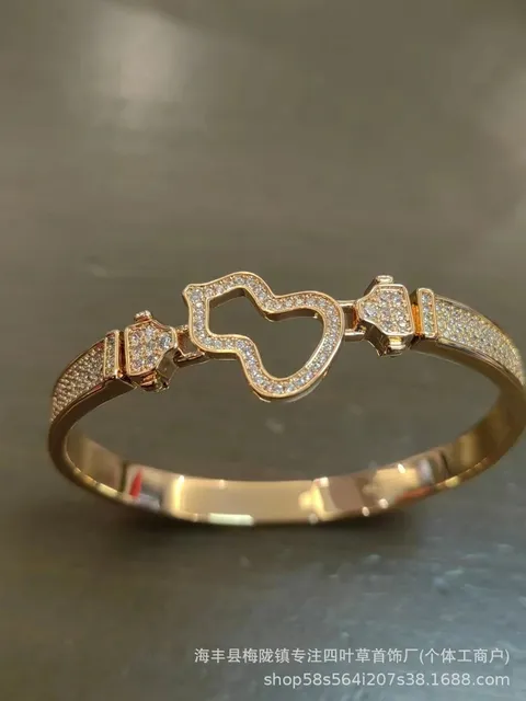 Van Cleef & Arpels Alhambra Bracelet Paved Diamond Heart
