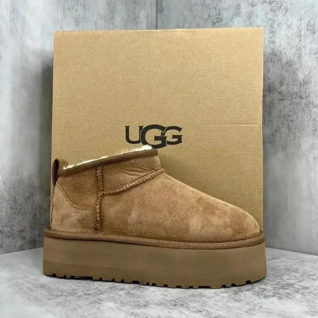 UGG Mini Platform Classic Suede