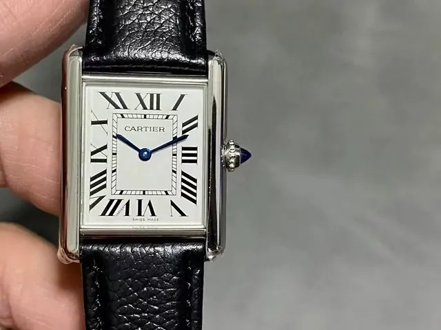 Cartier Tank Must Small