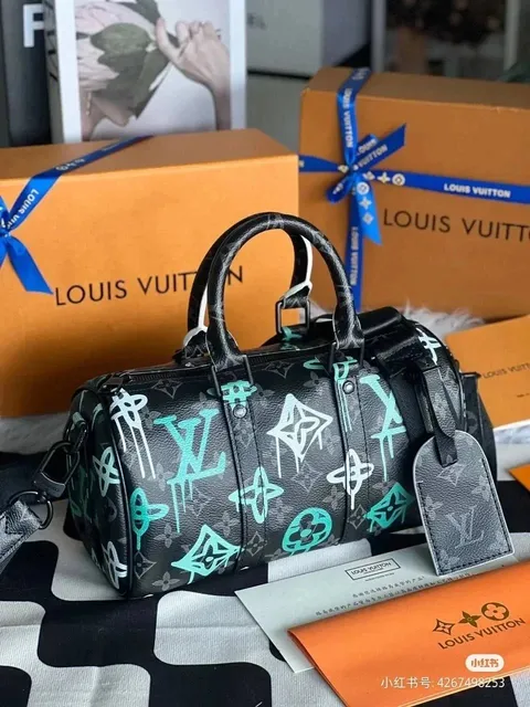 Louis Vuitton Keepall Bandoulière Graffiti Monogram