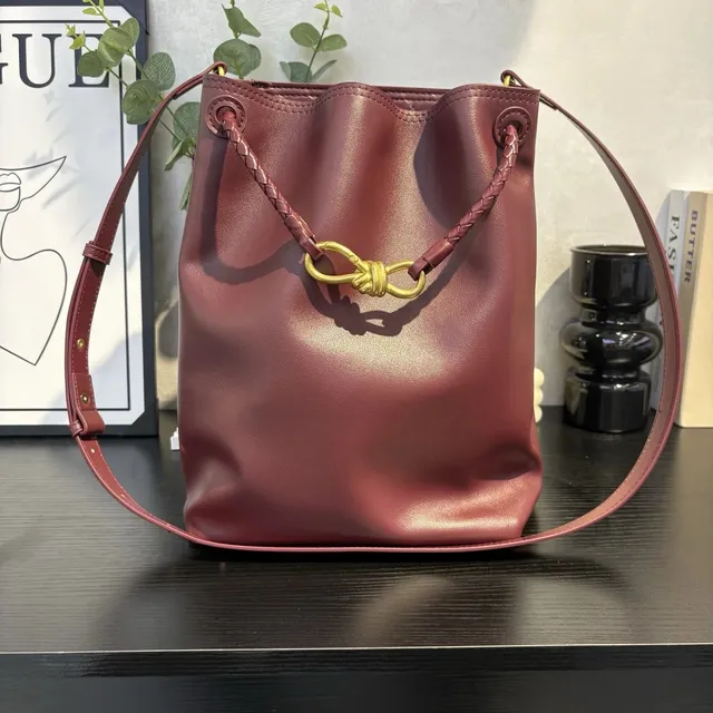 Bottega Veneta Jodie Bucket Bag Woven Leather