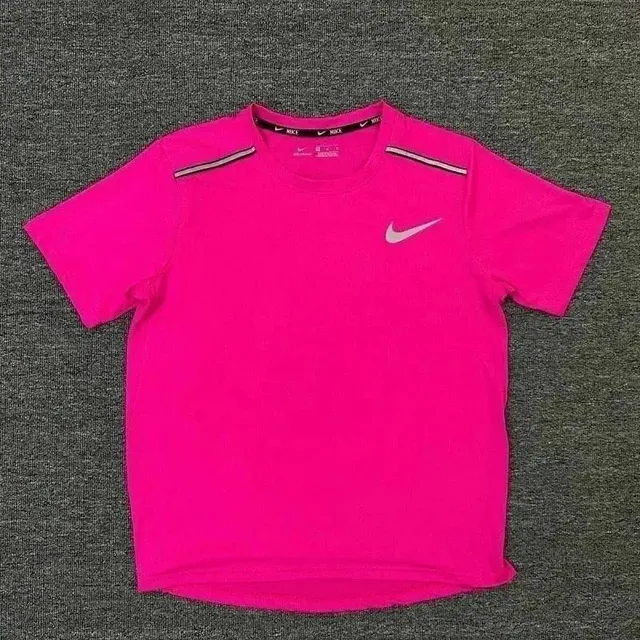 Nike Performance T-Shirt Vibrant Pink
