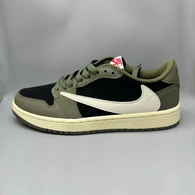 Nike × Travis Scott Dunk Low Mocha