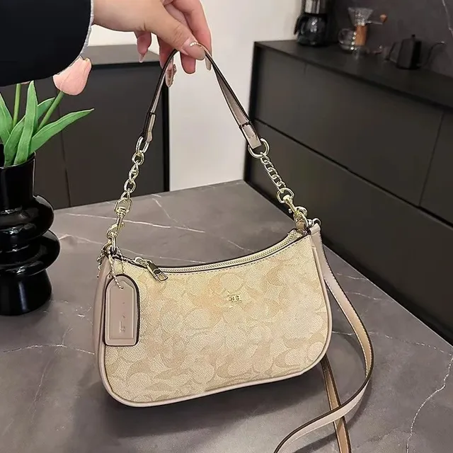 Coach Shoulder Bag Signature Jacquard