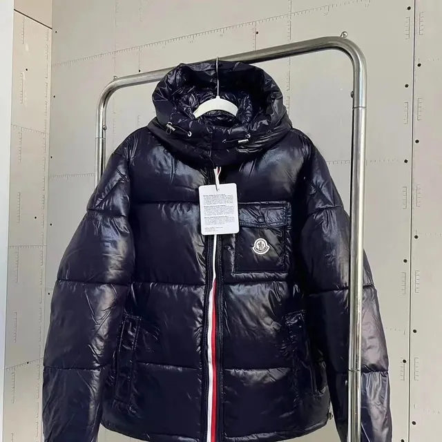Moncler Puffer Jacket Classic Quilted