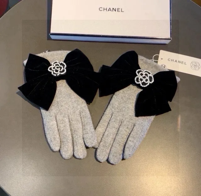 Chanel Bow Gloves Velvet Camellia Bow
