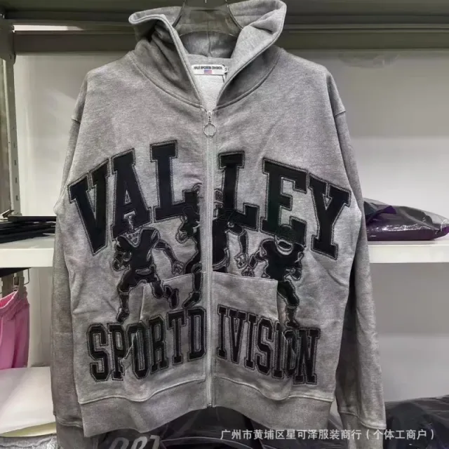 v10拉链卫衣