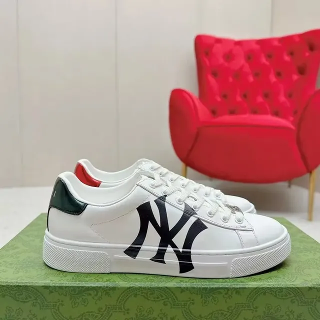 MLB × Gucci NY Yankees Sneaker Logo Print