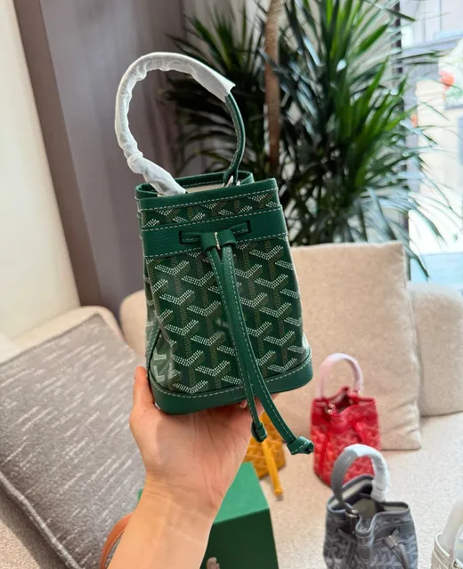 绿色