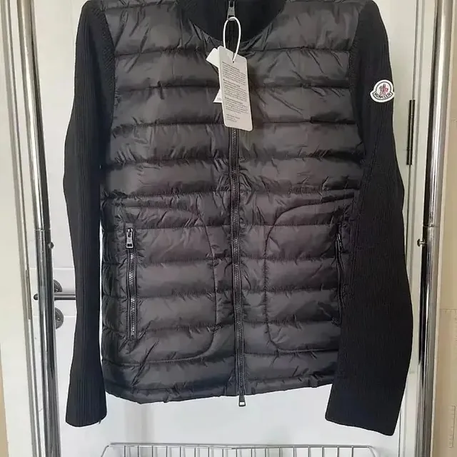Moncler黑色薄款