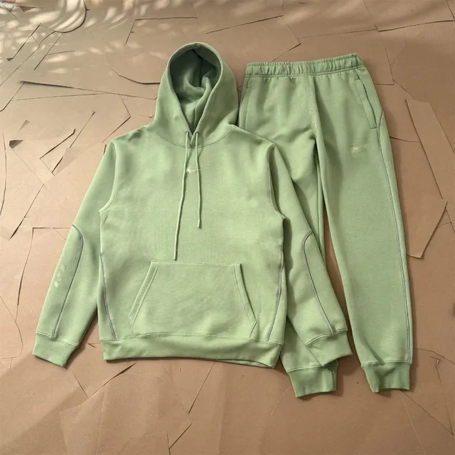 浅绿色套装