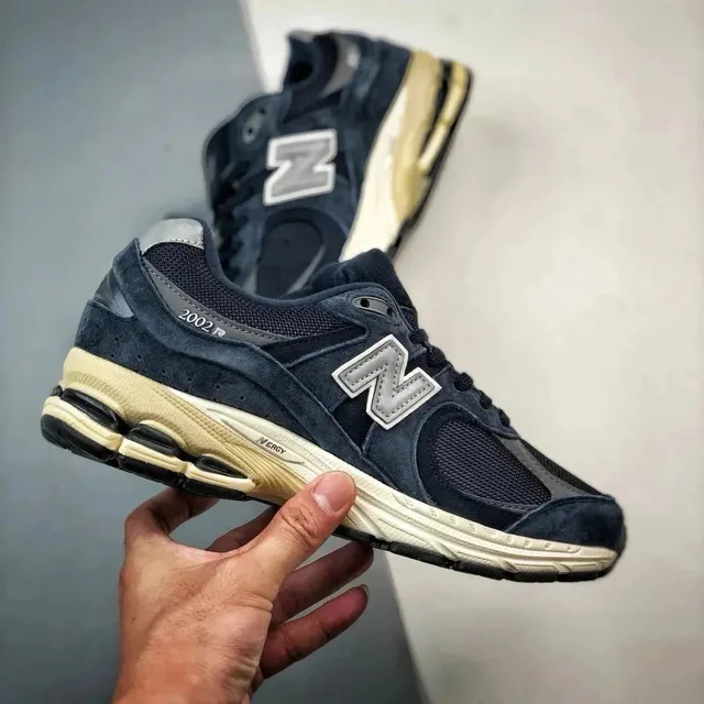 New Balance 2002R Navy Beige
