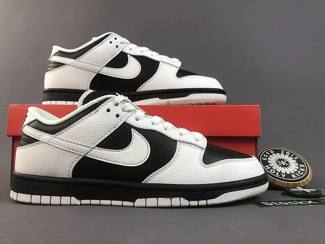 Nike Dunk Low Panda
