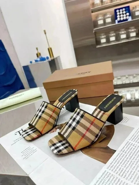 Burberry Check Mule Vintage Check