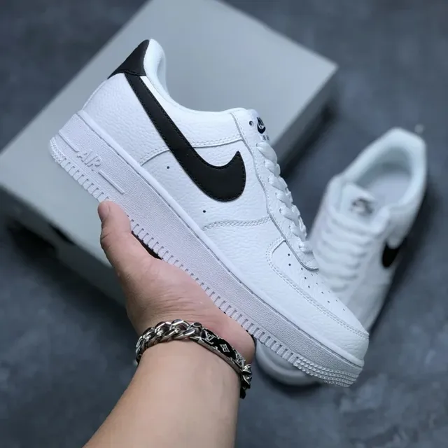 Nike Air Force 1 Low Triple Black Swoosh