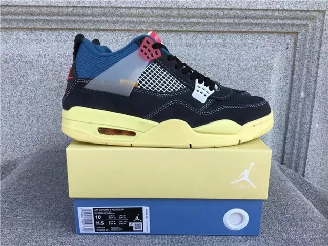Travis Scott Air Jordan 4 Retro SP Cactus Jack