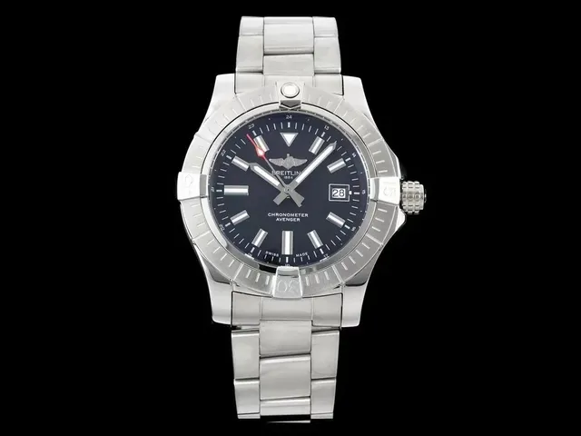 Breitling Chronometer Avenger Steel with Blue Dial