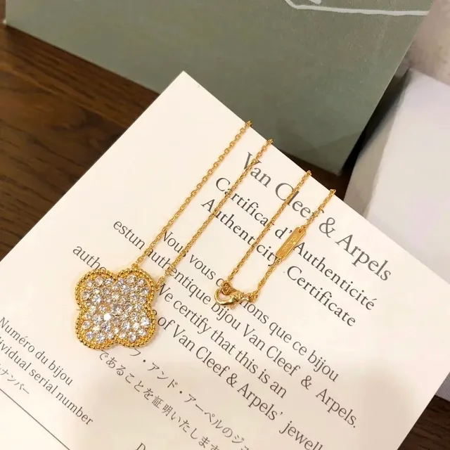 Van Cleef & Arpels Alhambra Pendant Four-Leaf Clover with Diamonds