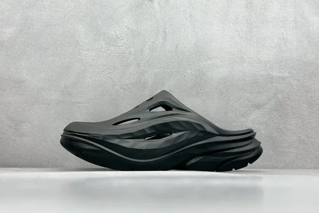HOKA(3)