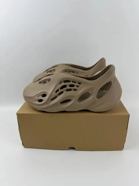 6774棕色