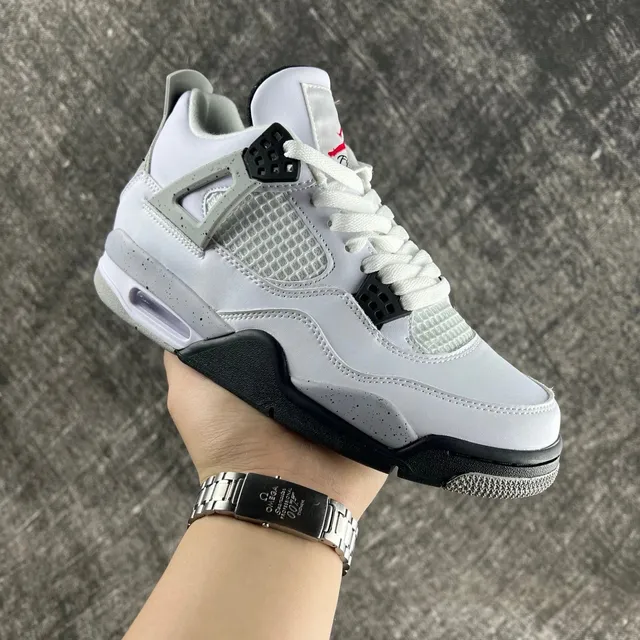 Air Jordan 4
