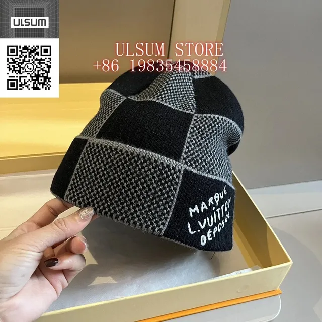 Louis Vuitton Checkered Beanie Marque L.VUITTON Dépcesse