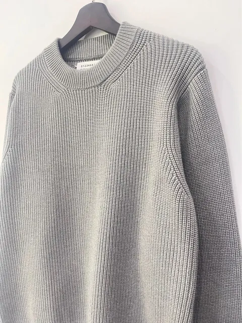 浅灰色