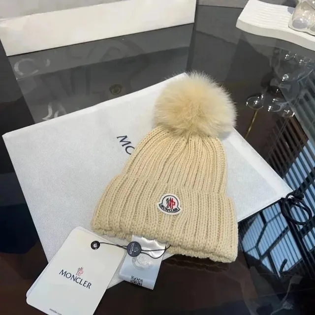 Moncler Knit Beanie Fur Pom-Pom