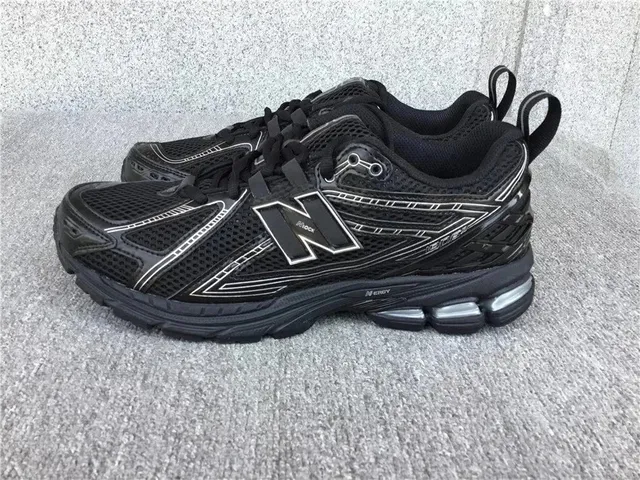 New Balance 1906R Black Silver