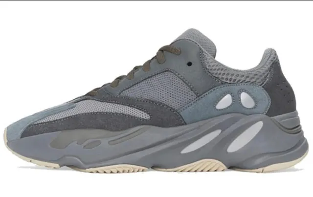 Yeezy 700 Wave Runner