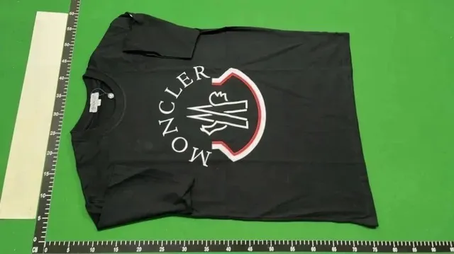Logo T-Shirt Moncler Shield Print