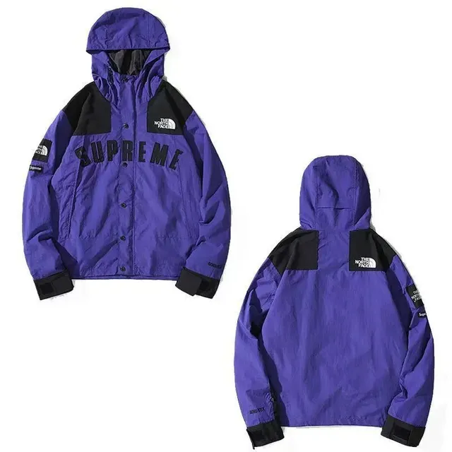 Supreme × The North Face Mountain Jacket