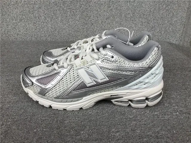 New Balance 1906R Metallic Silver
