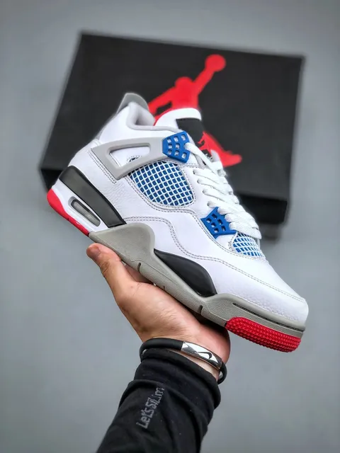 Air Jordan 4 Military Blue